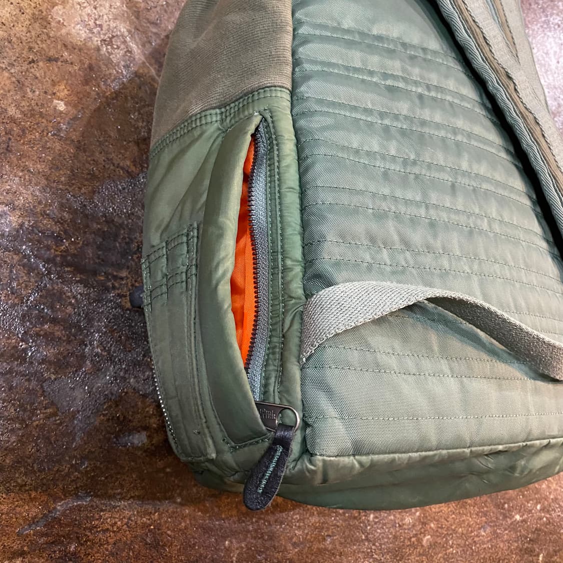 이스트팩 x 장폴고티에 백팩 카키 상품이미지6