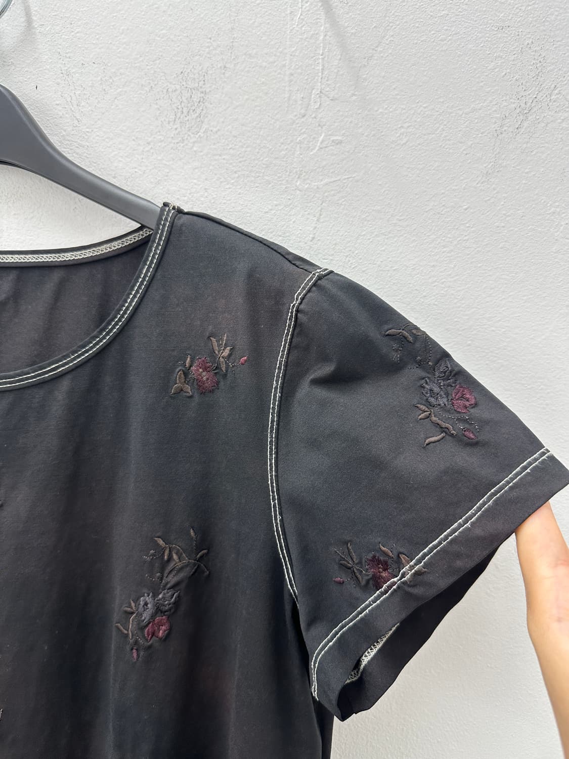 NONE vintage floral embroidery tee 상품이미지3