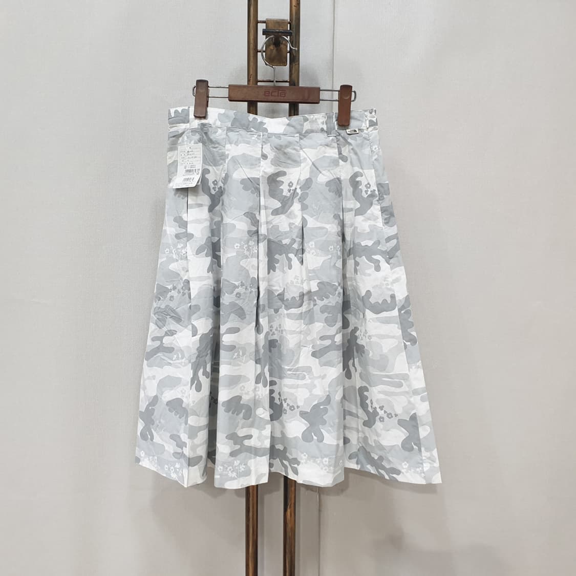 노스페이스 화이트 카모 패턴 치마 스커트  상품이미지1