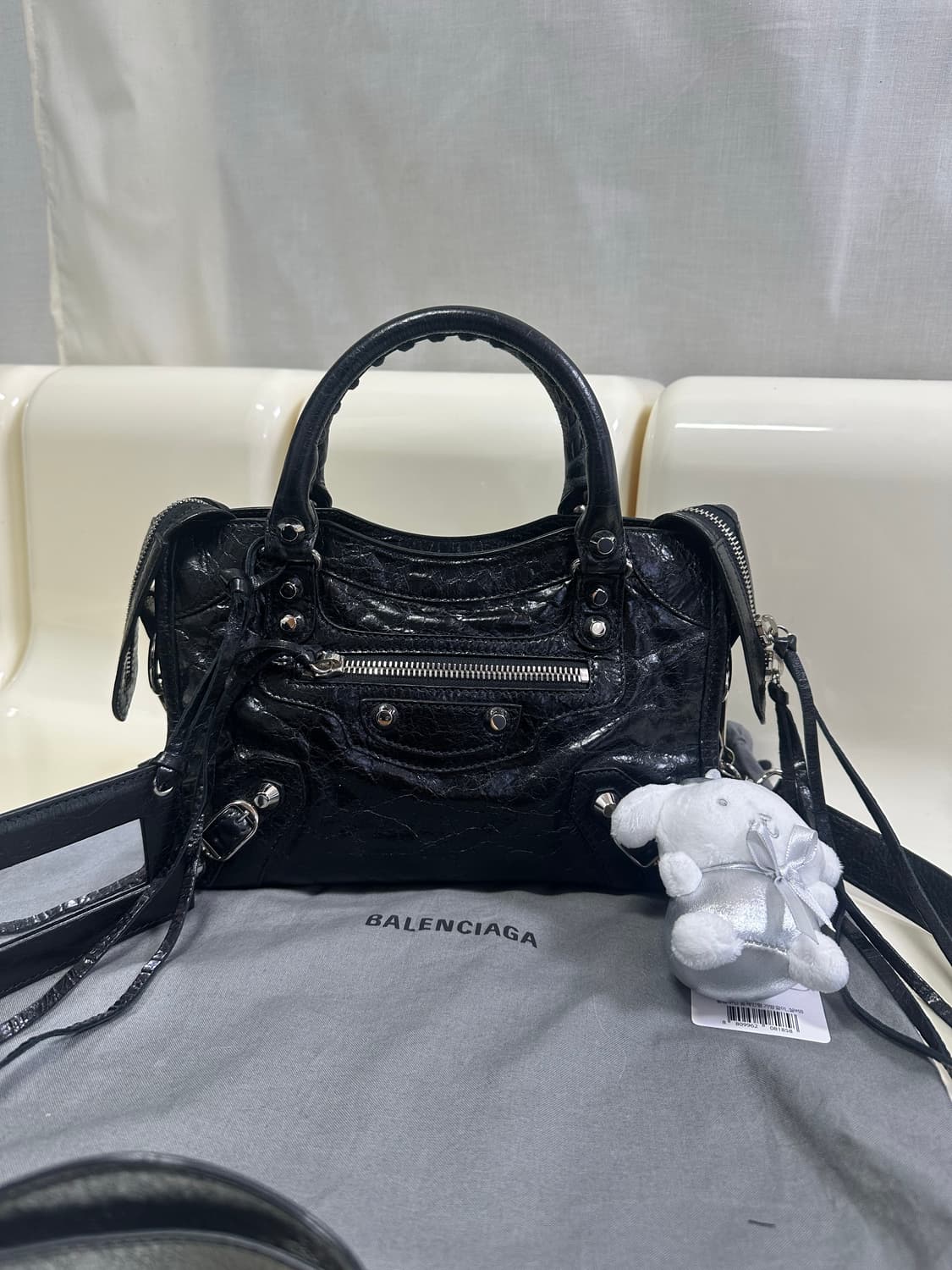 [새상품급 정품] 발렌시아가 시티 모터백 미니 블랙-2 상품이미지8