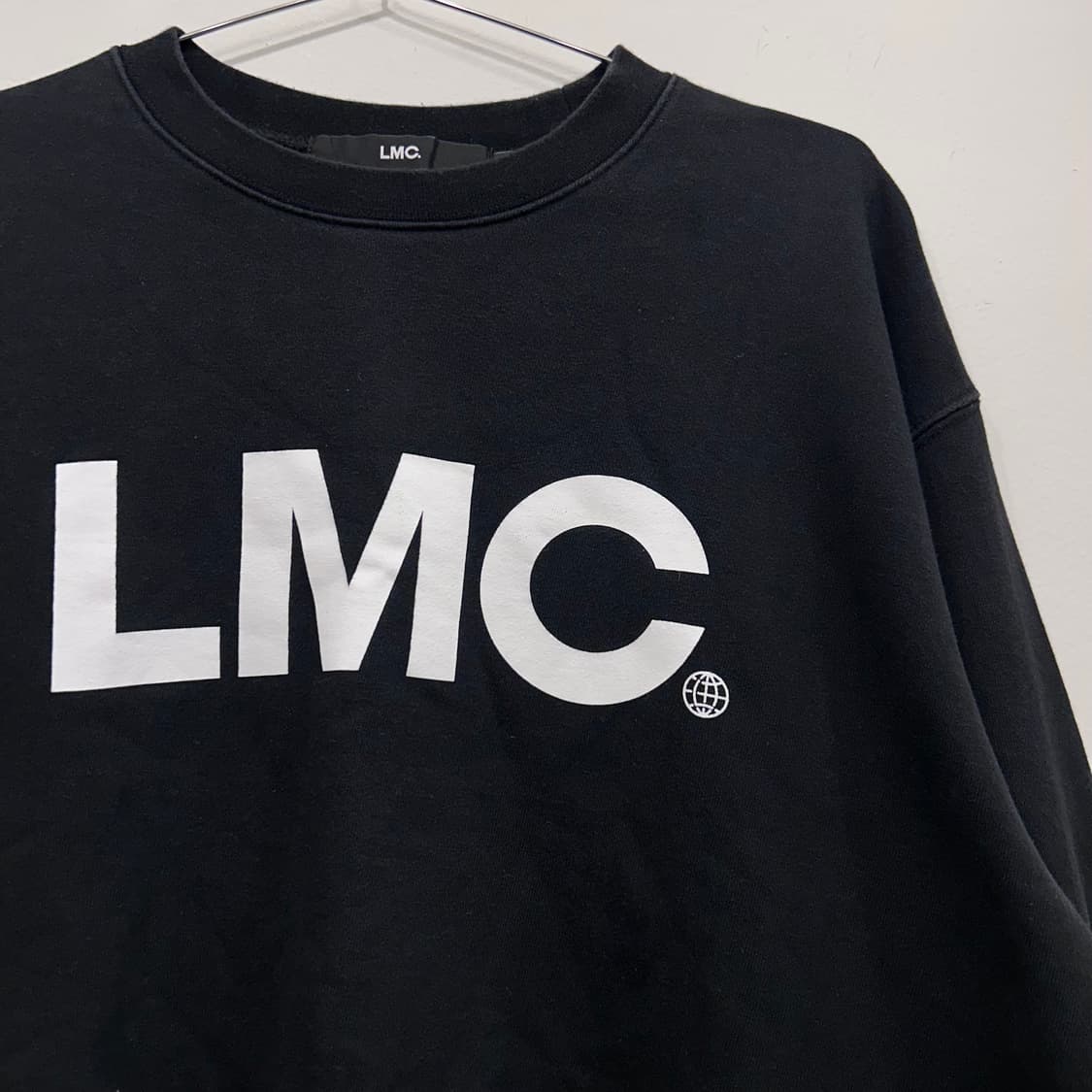 LMC 빅 로고 백프린팅 맨투맨 상품이미지1
