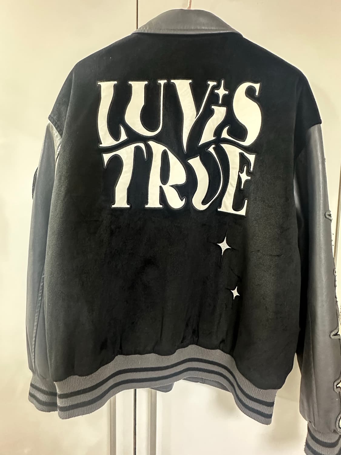 러브이즈트루 바시티 자켓 차콜 상품이미지5