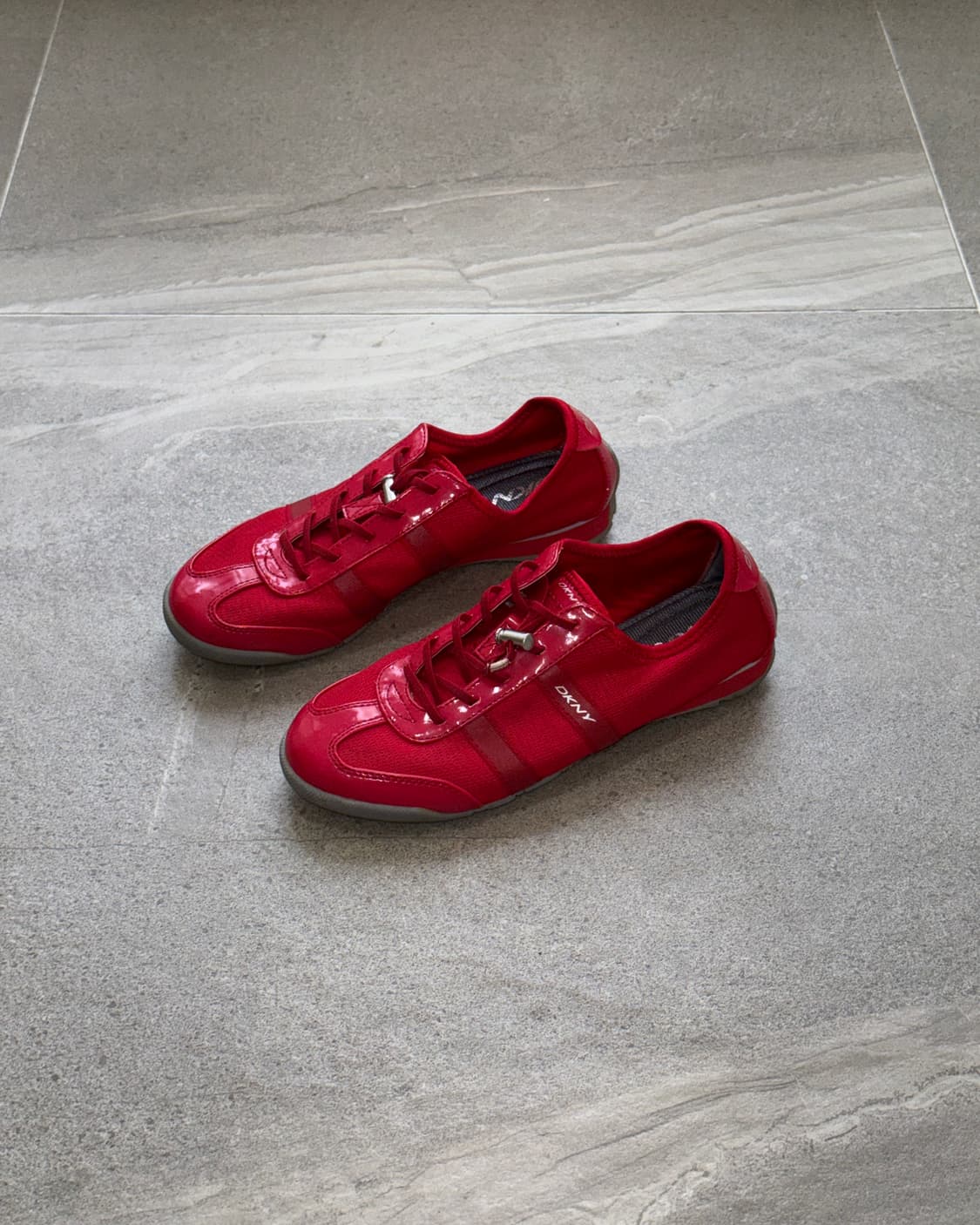 DKNY red stopper details sneakers  상품이미지2