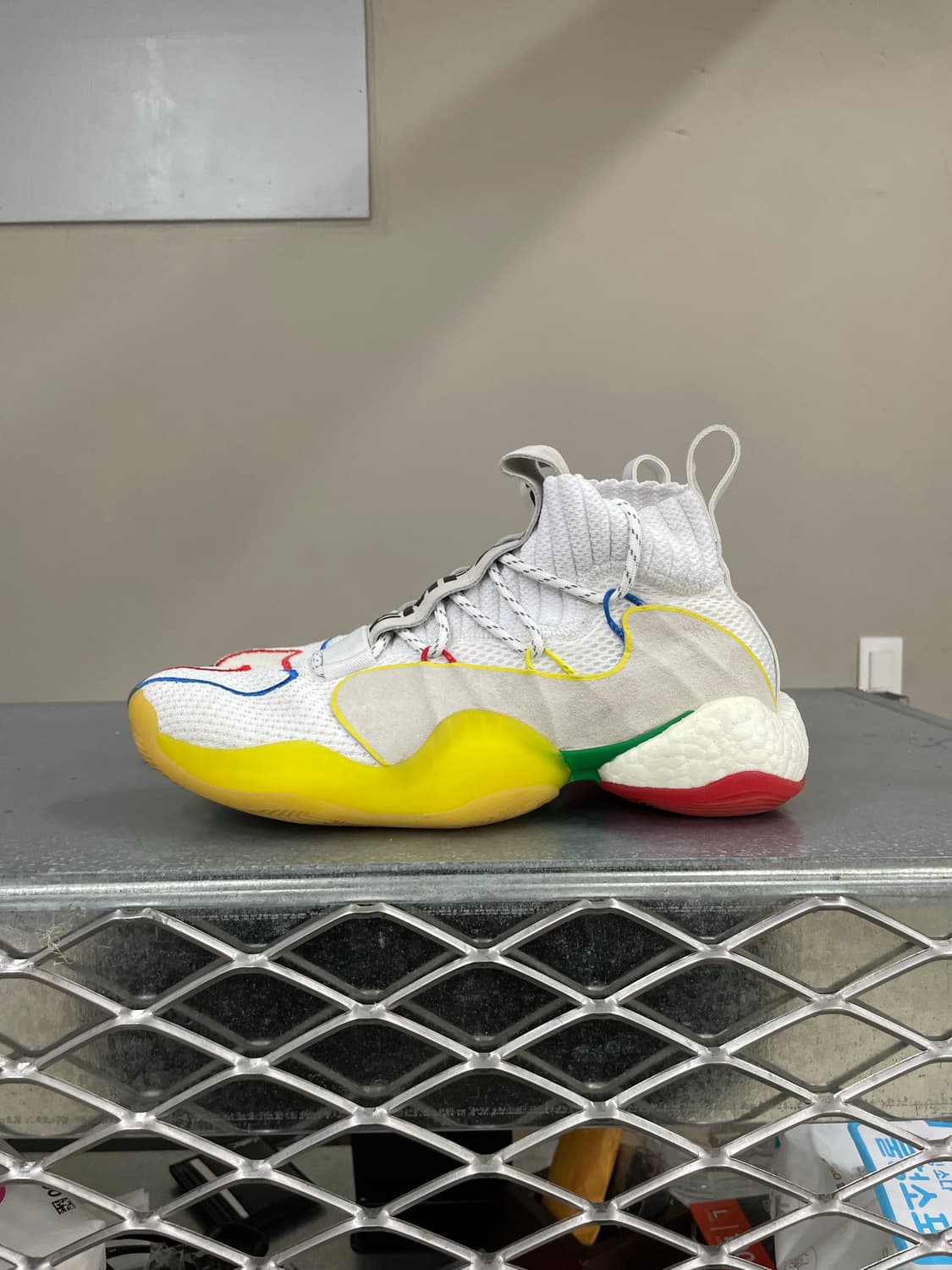 아디다스 x 퍼렐 윌리엄스 크레이지 BYW LVL 265 상품이미지1