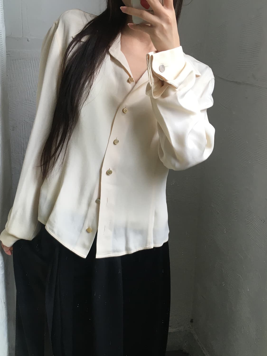 살바토레 페르가모 베이지 컬러 실크 셔츠 상품이미지3