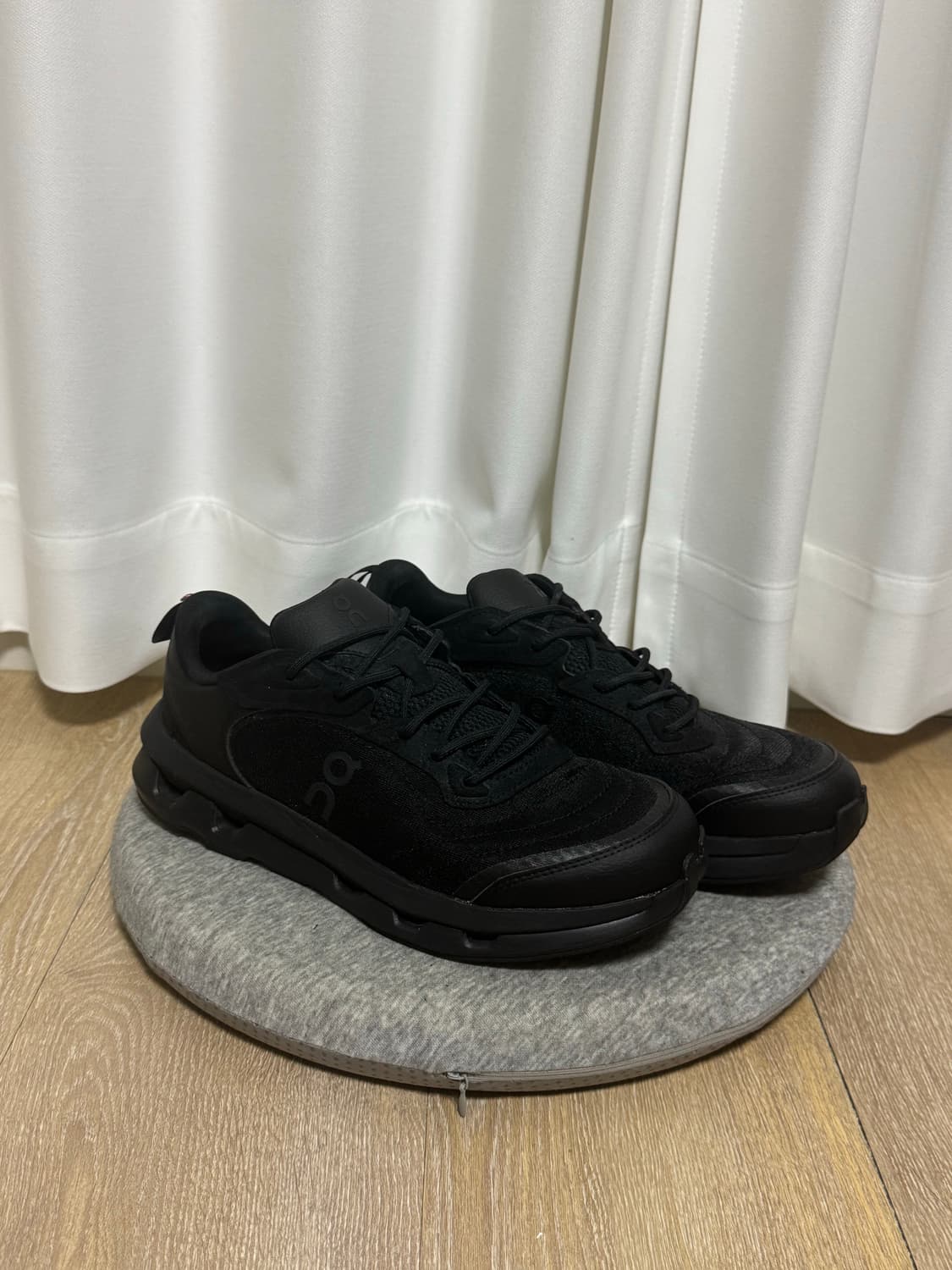 [275] 온러닝 클라우드존 문 블랙 젠데이야 콜라보 상품이미지3