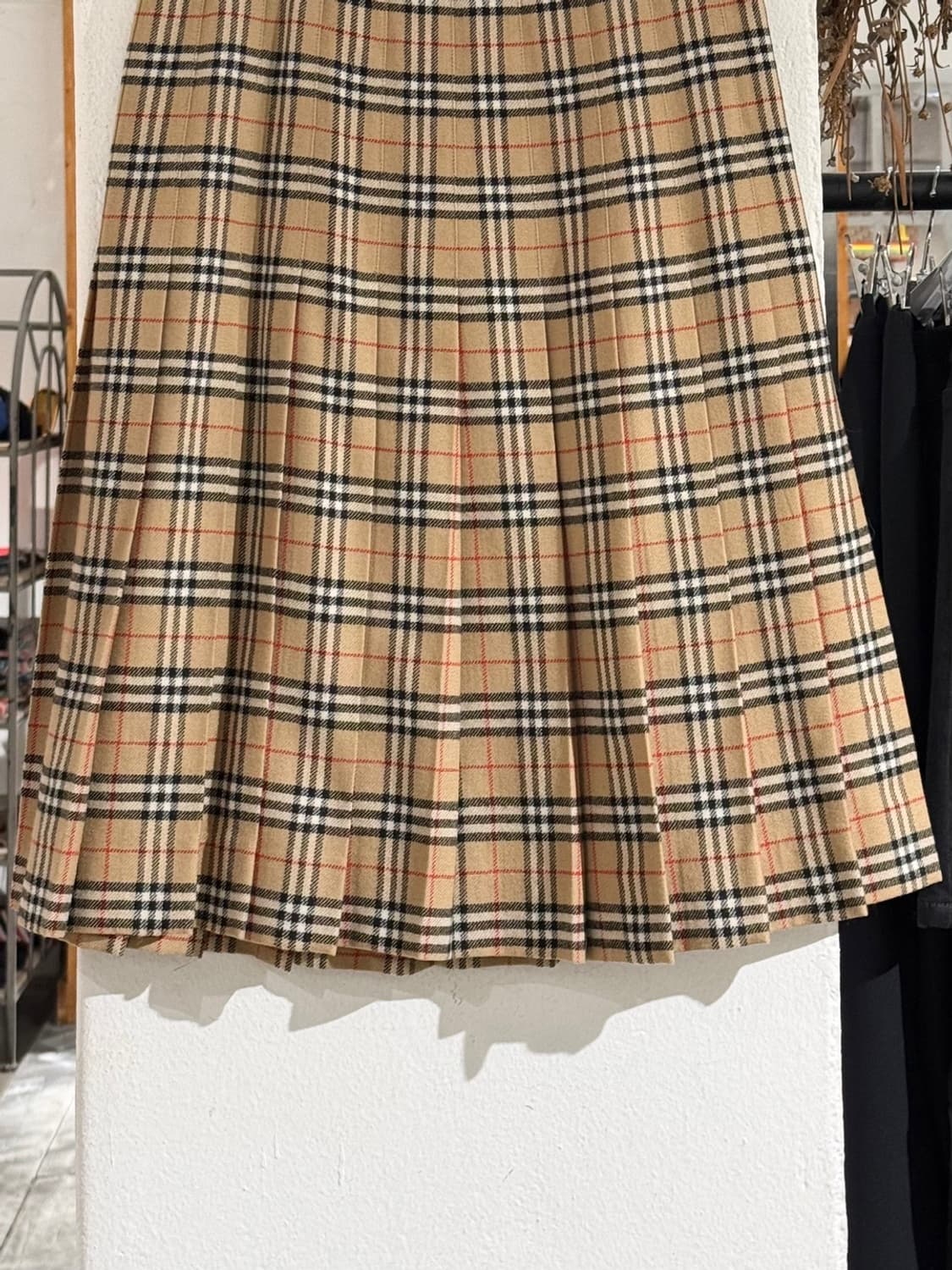 버버리 베이지 노바체크 플리츠 미디 스커트 상품이미지3