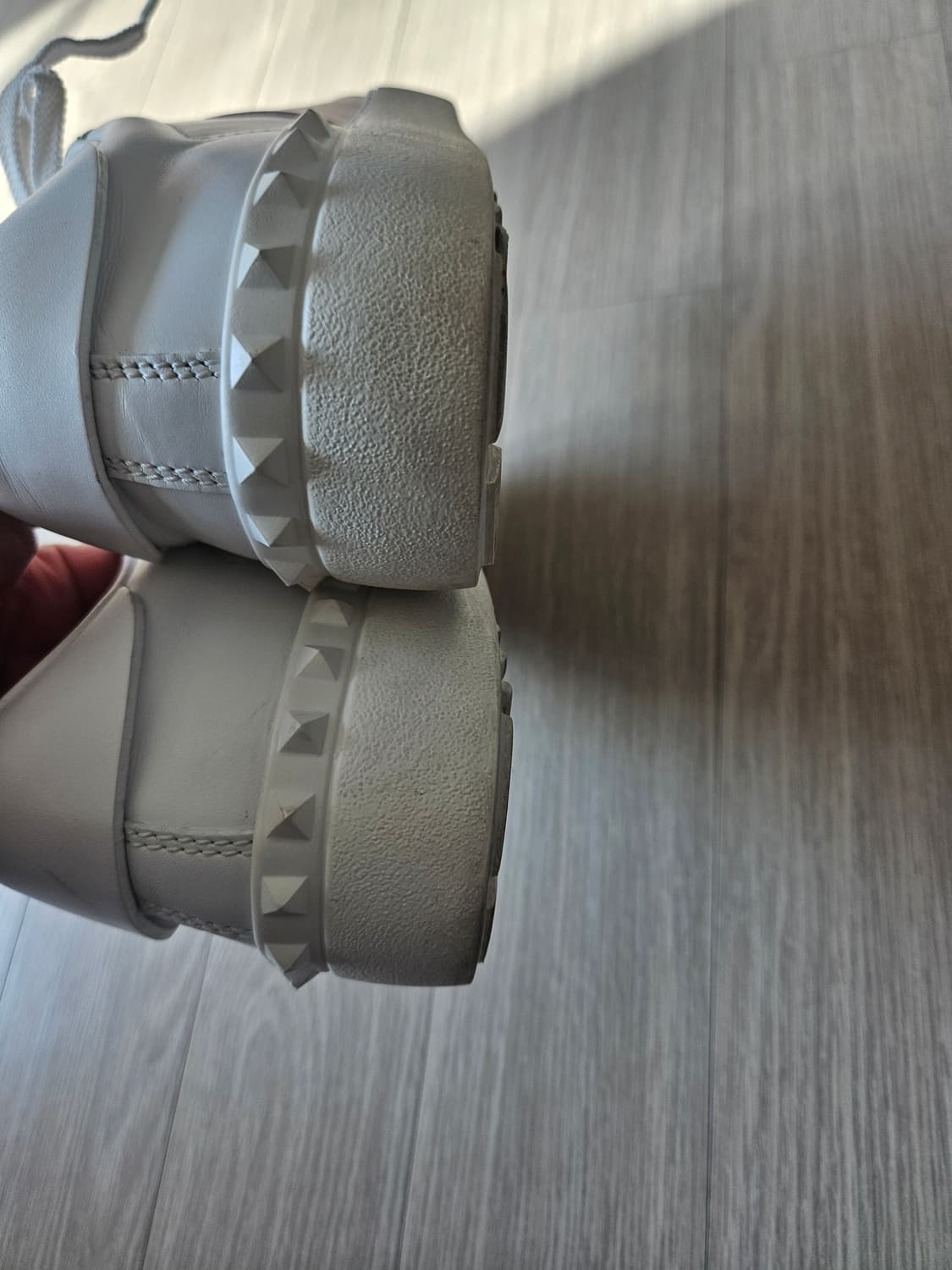 발렌티노스니커즈 상품이미지5