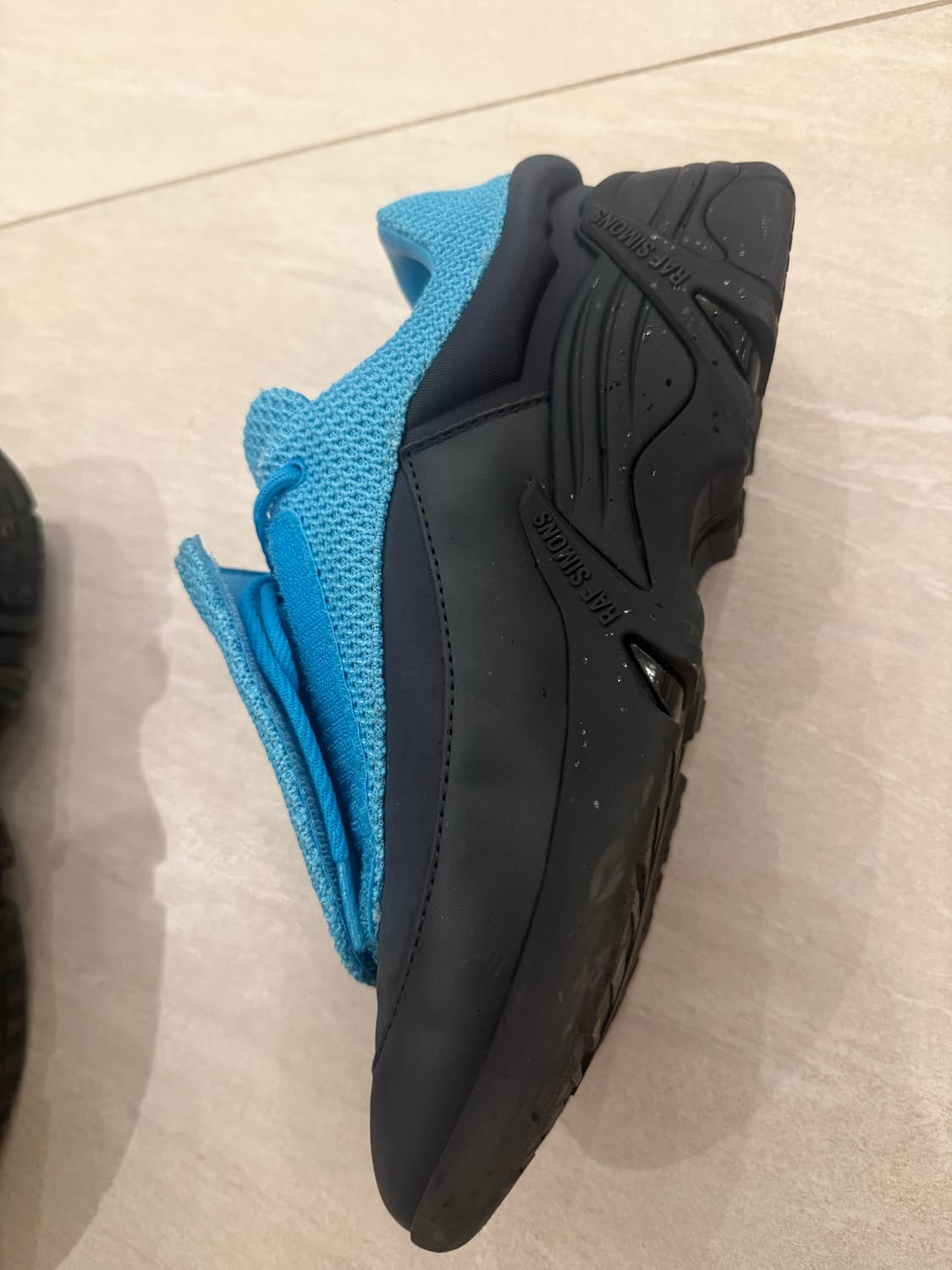 라프 시몬스 안테이 스니커즈 블루/블랙 42 상품이미지6