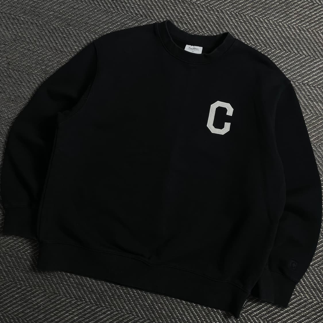 커버낫 C로고 패치 박시핏 맨투맨 블랙 y 4153 상품이미지1