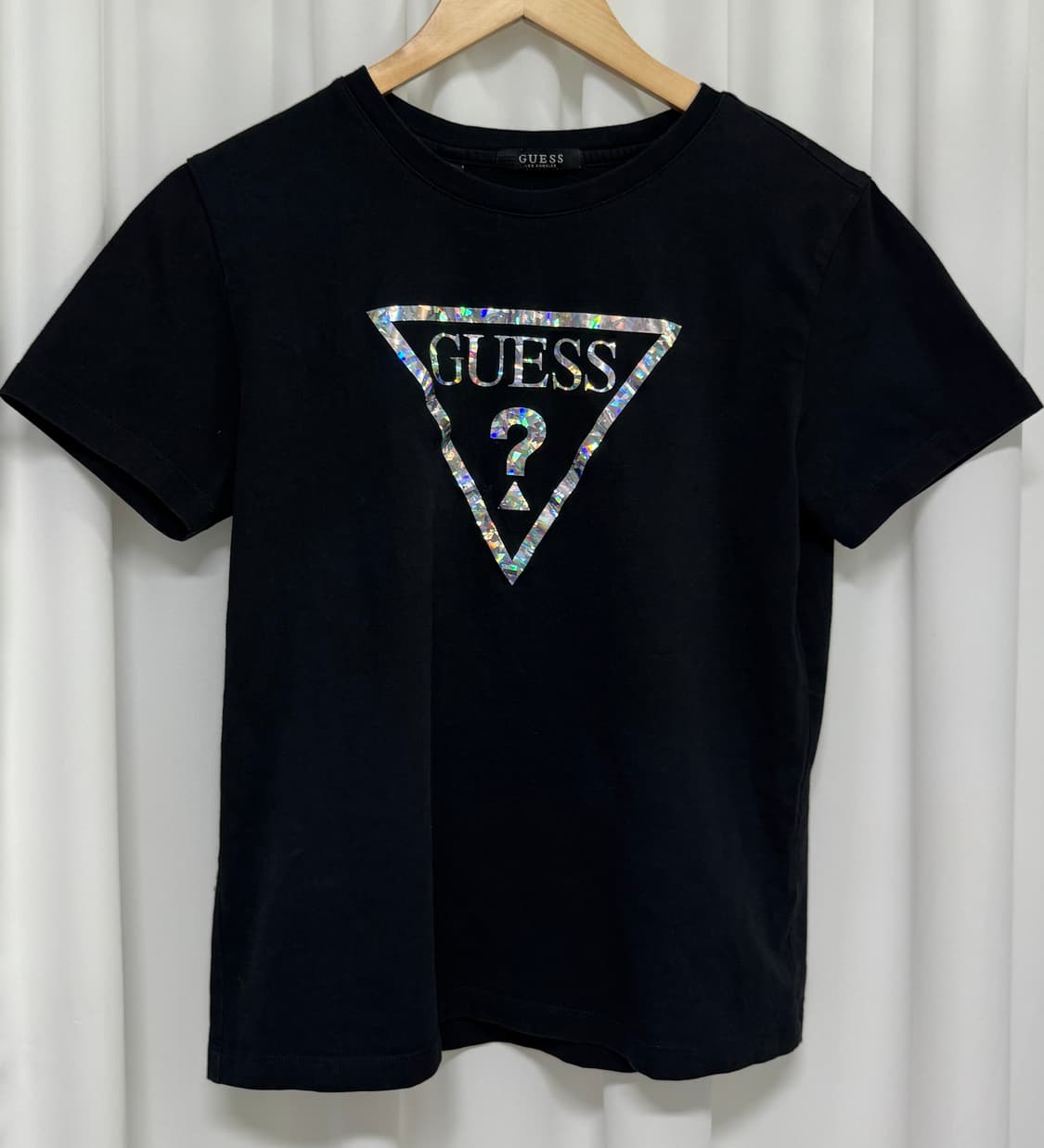 게스 홀로그램 블랙 반팔티 GUESS 상품이미지3