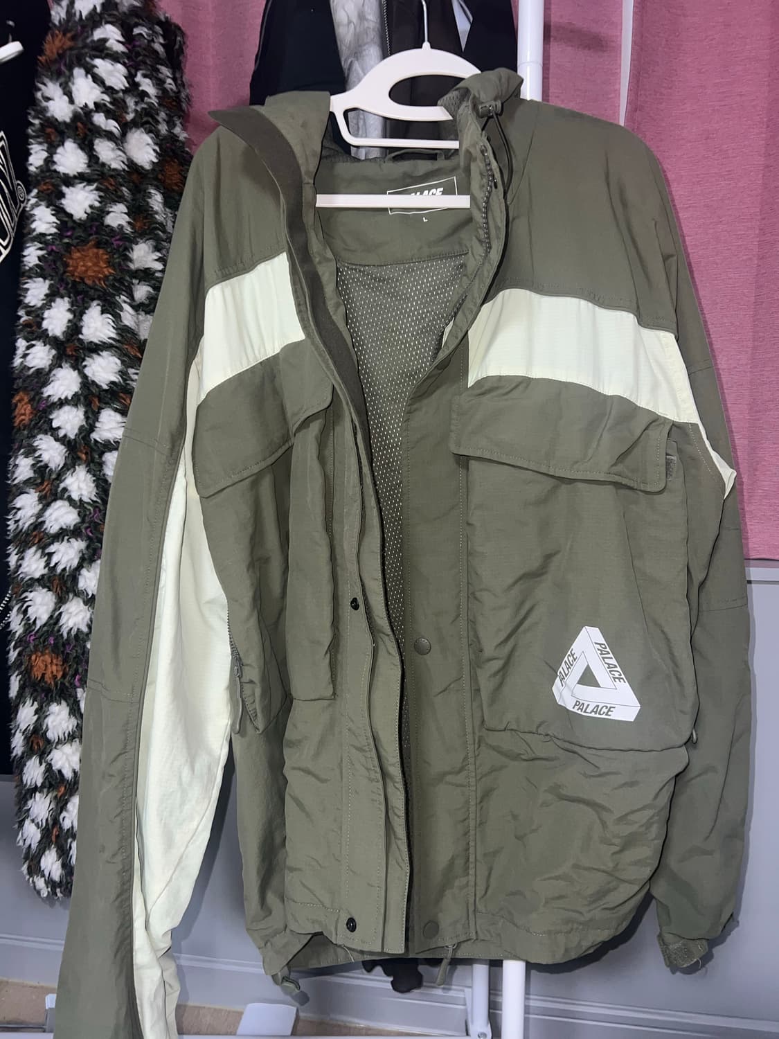 Palace Gone Fishing Jacket Olive - 23SS 상품이미지2