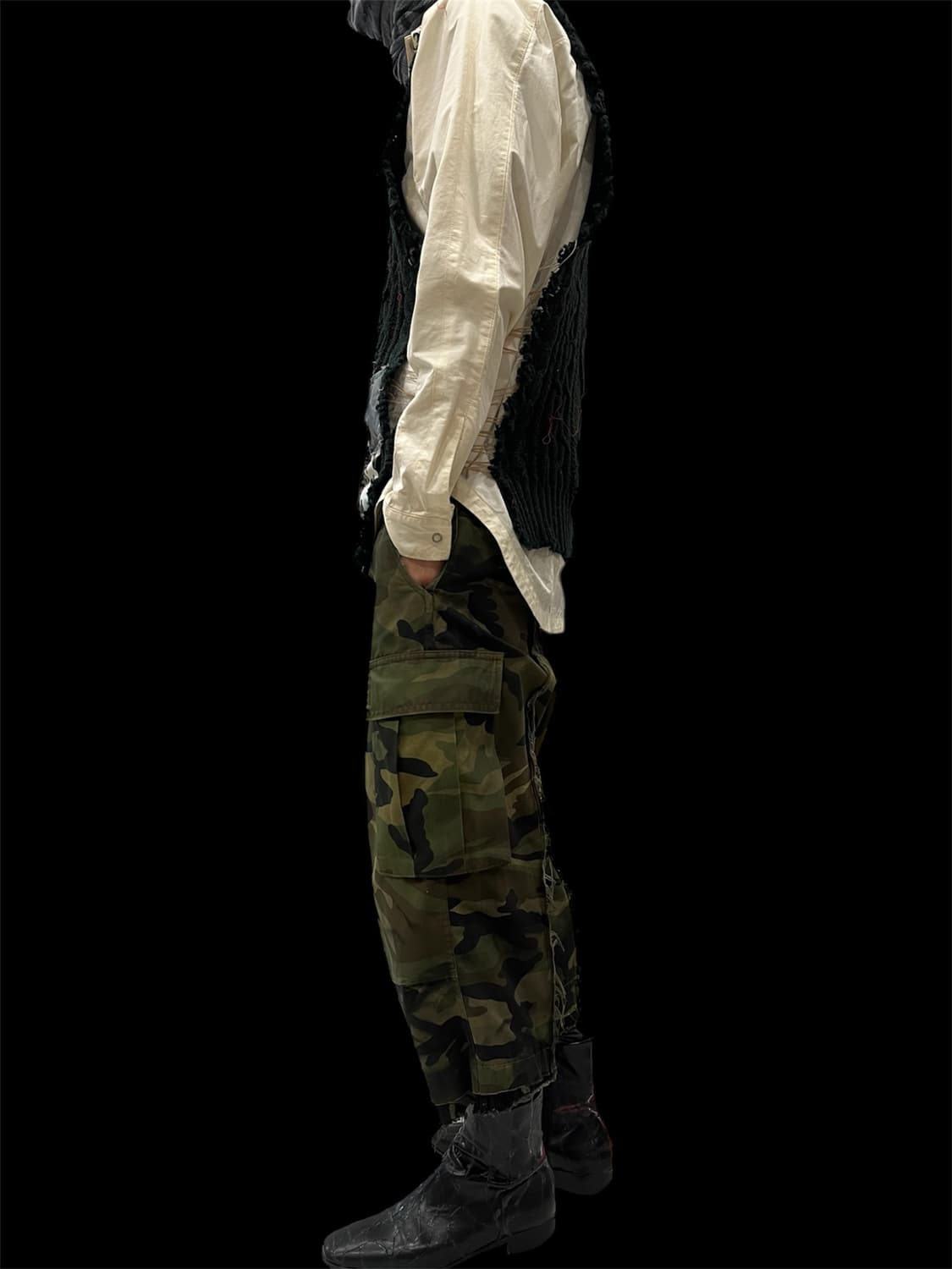 [OS] 빈티지 아카이브 바디 스트럭쳐 컷 아웃 니트 베스트 상품이미지4