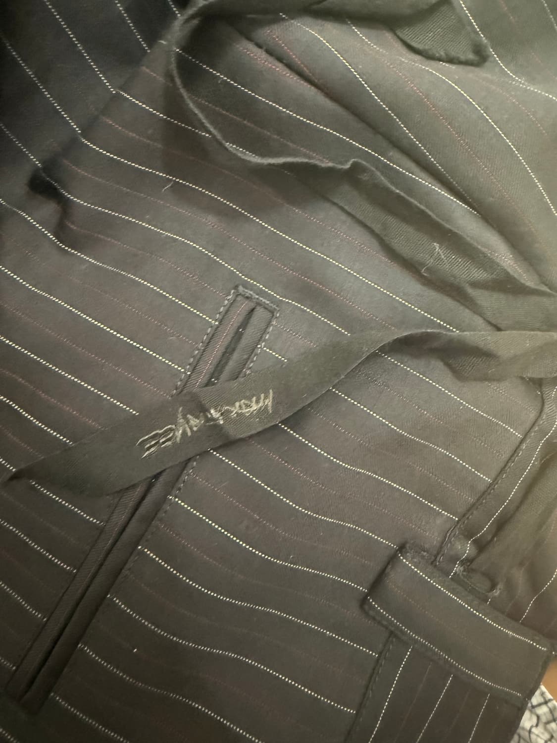 마리나이 23ss 핀 스트라이프 오리가미 팬츠 상품이미지3