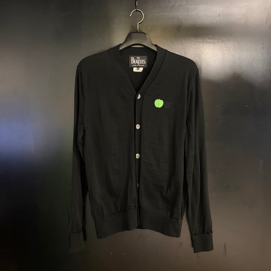 꼼데가르송X비틀즈 애플 로고 가디건 상품이미지1