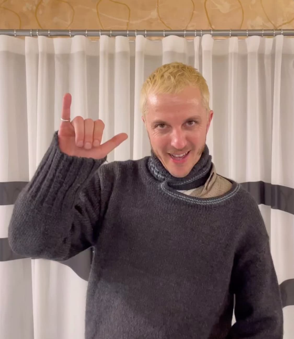 와이프로젝트 더블넥 니트 유니섹스 새상품 상품이미지3