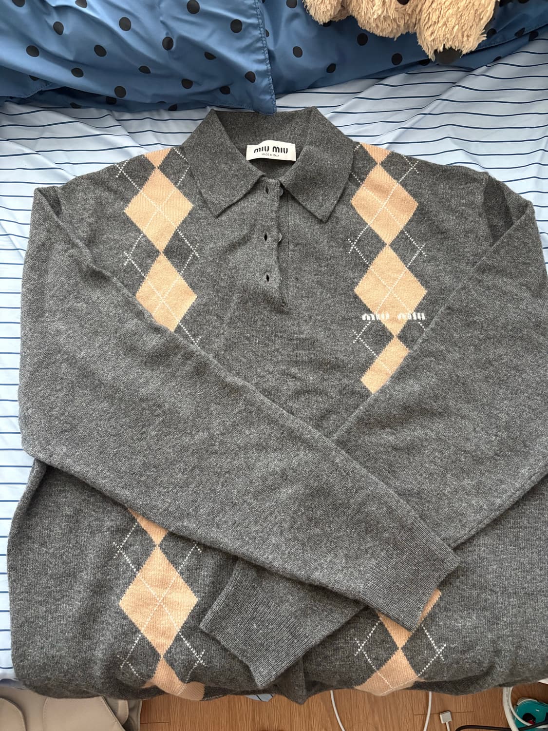 미우미우 아가일 캐시미어 니트 상품이미지1