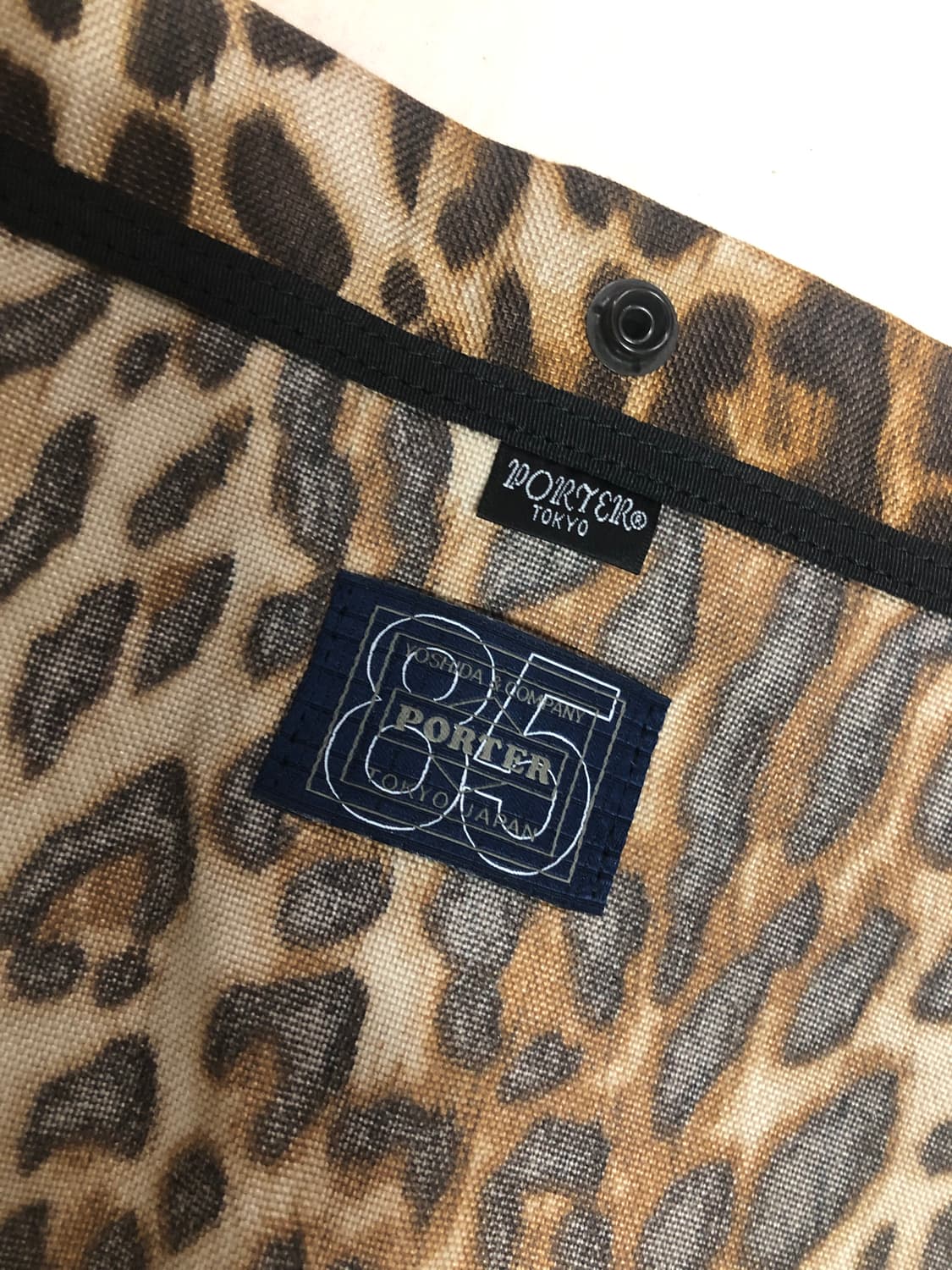 요시다포터 85주년 레오파드 리버시블 숄더백 상품이미지7