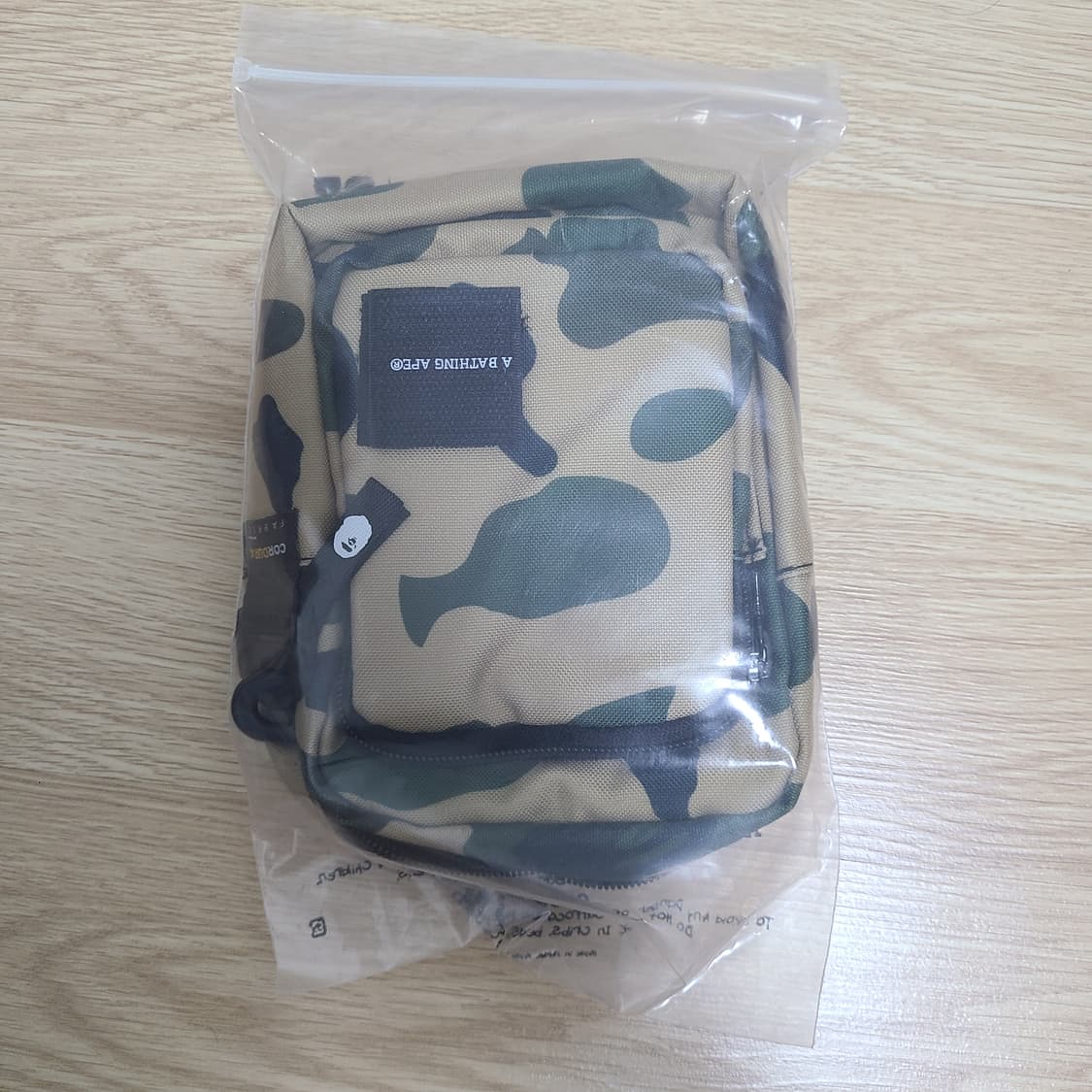 (새상품) 베이프 카모 미니 파우치 크로스백 카메라 가방 상품이미지7