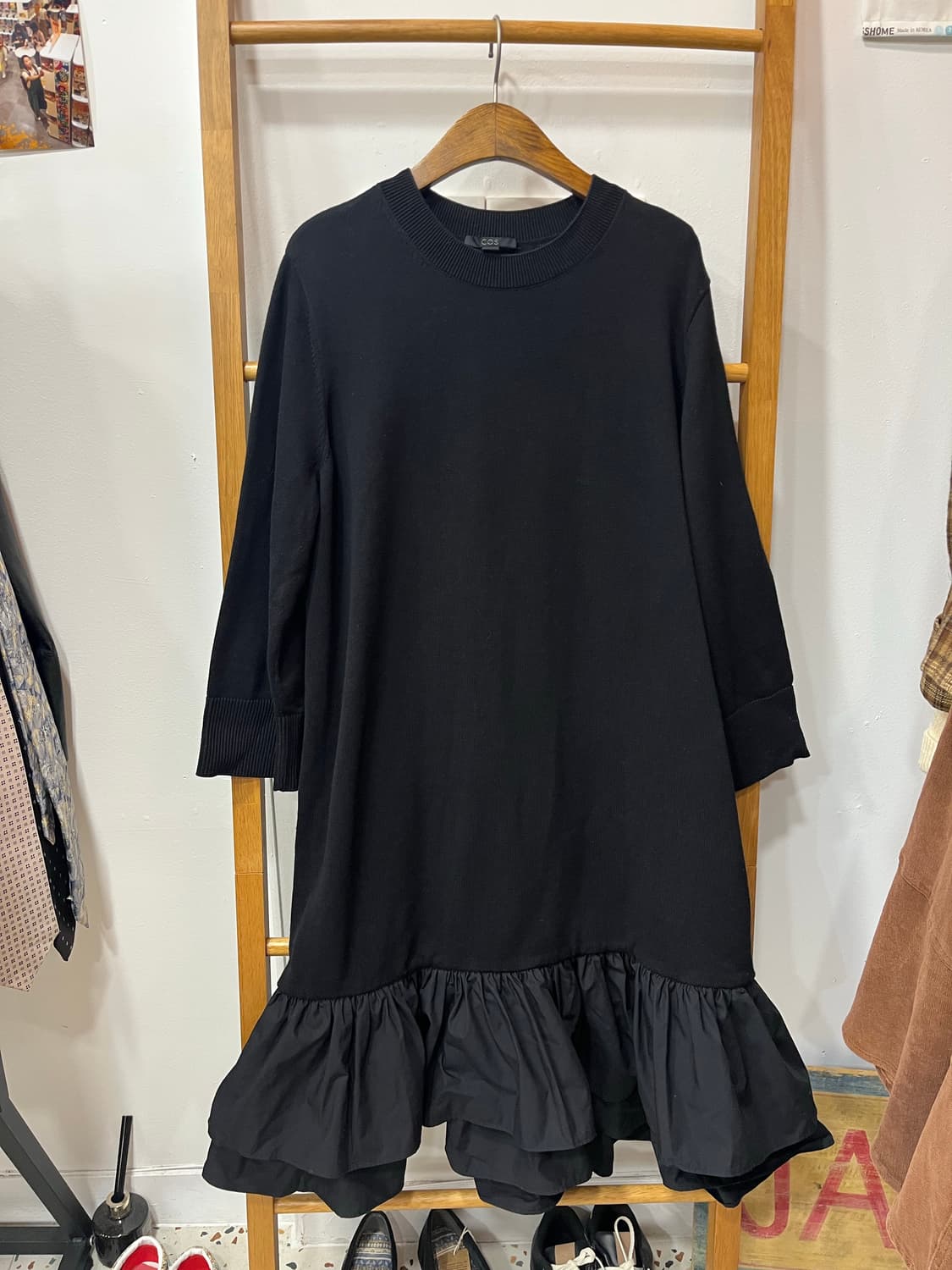 COS 블랙 프릴 니트 원피스 상품이미지1