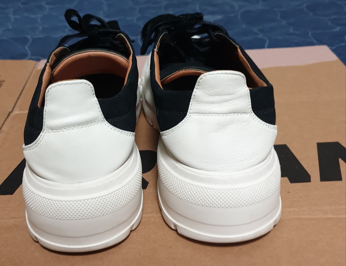 베라왕 고트누벅 슈퍼라이트 키높이 스니커즈 블랙 (240) 상품이미지4