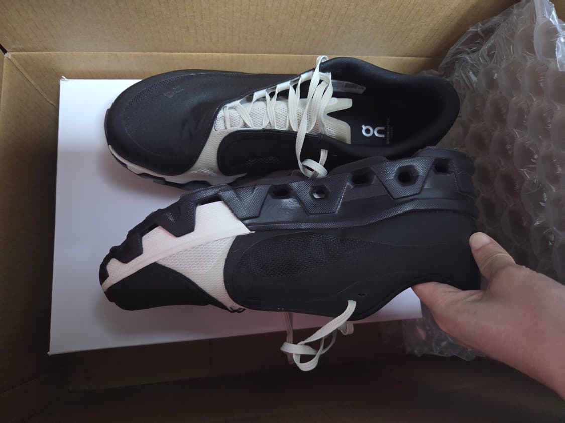 (295)온러닝 파프 클라우드몬스터 하이퍼 검흰 오레오 상품이미지2