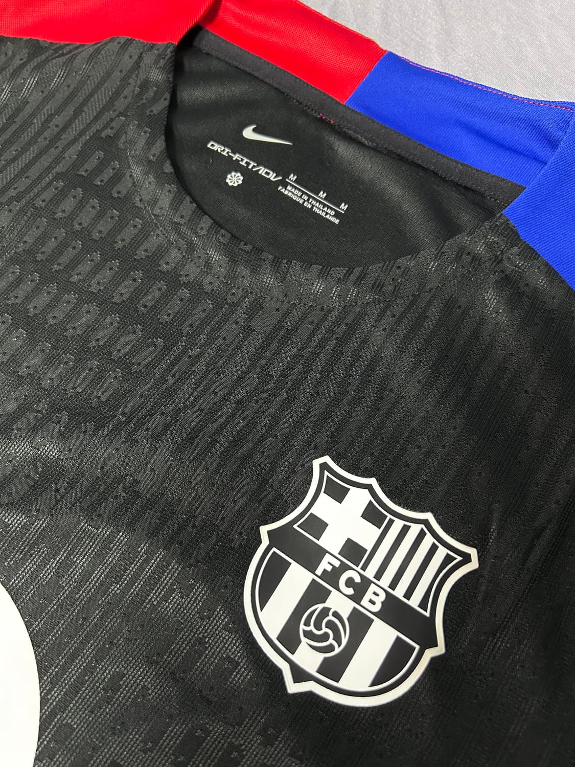 24/25 바르셀로나 어웨이 트레이닝 어센틱 유니폼 상품이미지4