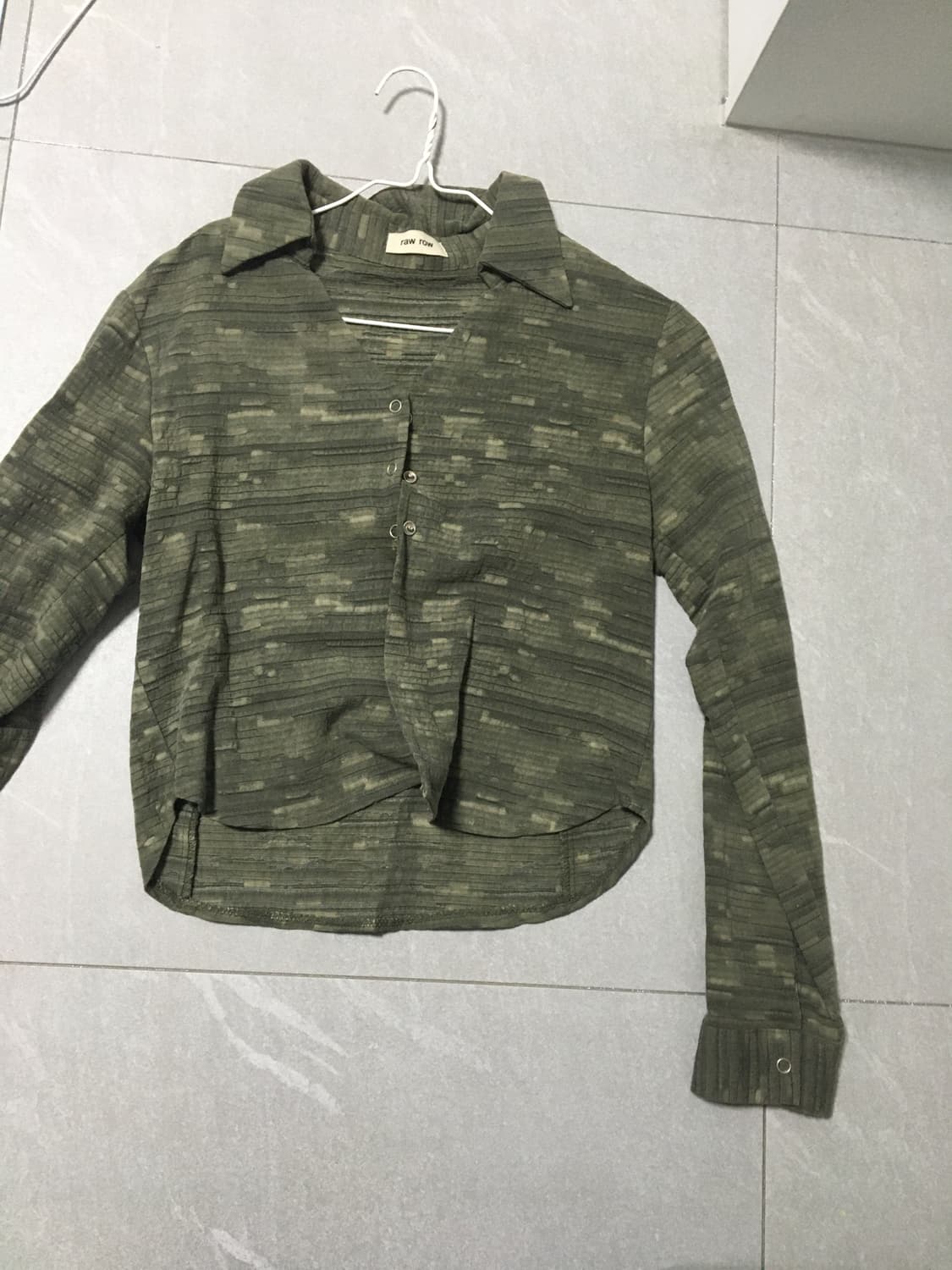 김아홉 카키 블라우스 상품이미지1