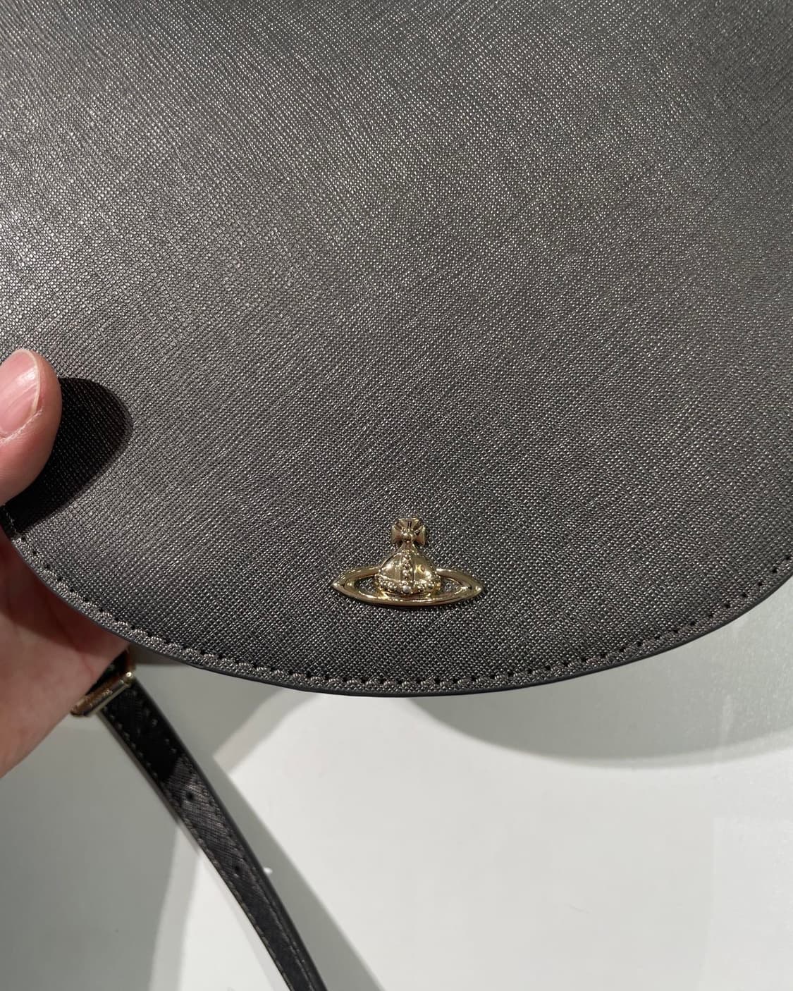 비비안 웨스트우드 사피아노 하프문 크로스백 상품이미지9