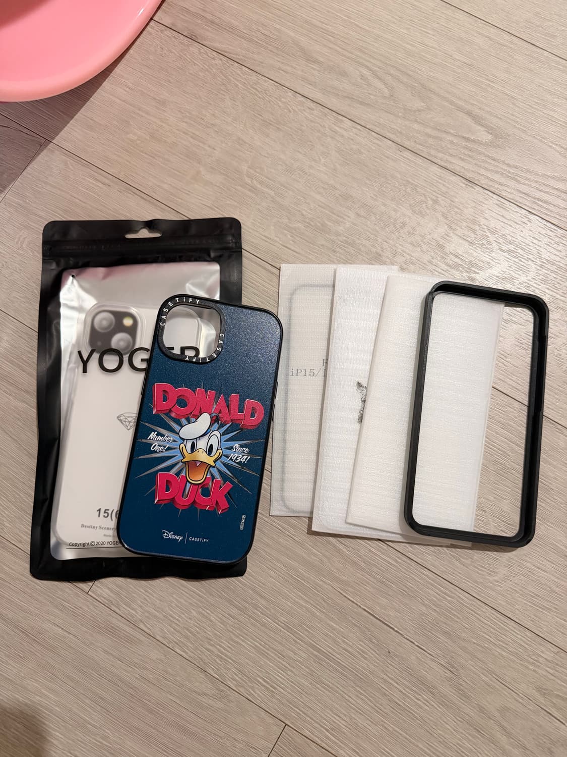 아이폰 15 보호액정 3개 + 케이스는 껴드려요 상품이미지1