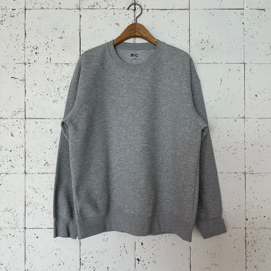 L 유니클로 C 맨투맨 상품이미지1