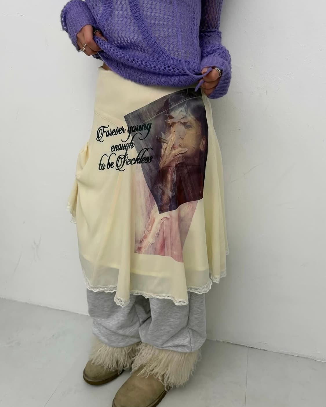 아이보리 그래픽 셔링 미디 스커트  상품이미지1