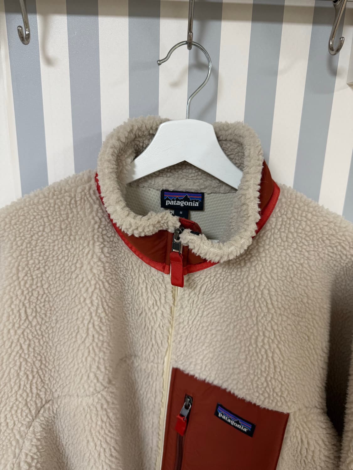 파타고니아 레트로-X 플리스 M 아이보리/레드 상품이미지4