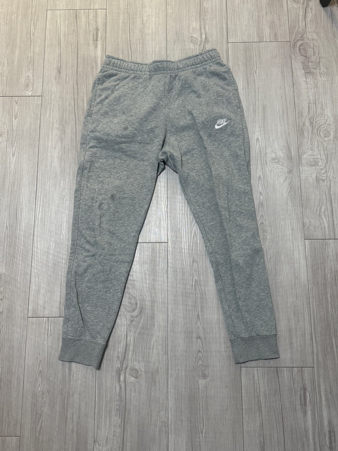 [L] 나이키 클럽 퓨추라 조거 팬츠 그레이 상품이미지2