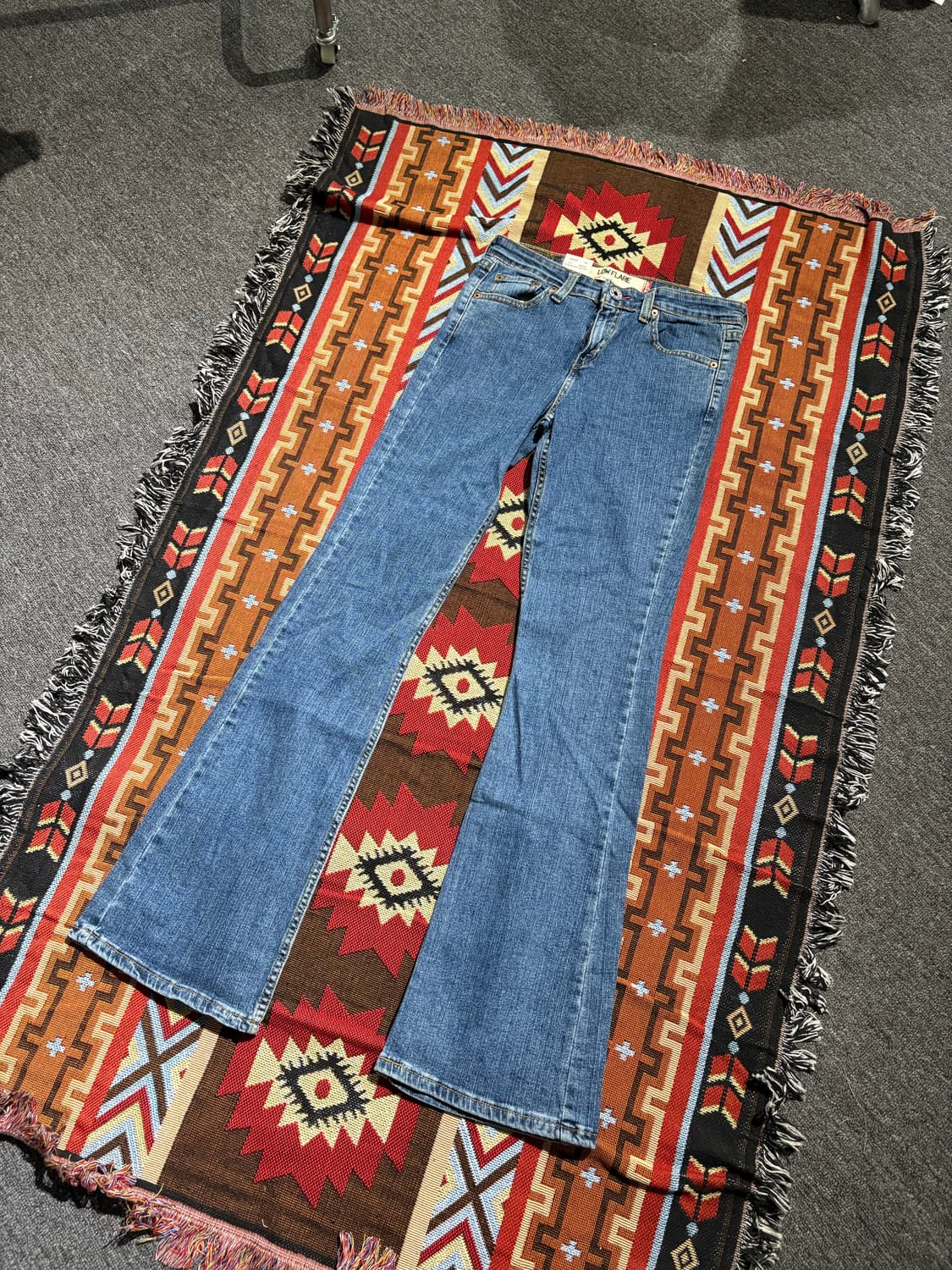 리바이스 519 로우 플레어핏 데님팬츠 상품이미지2