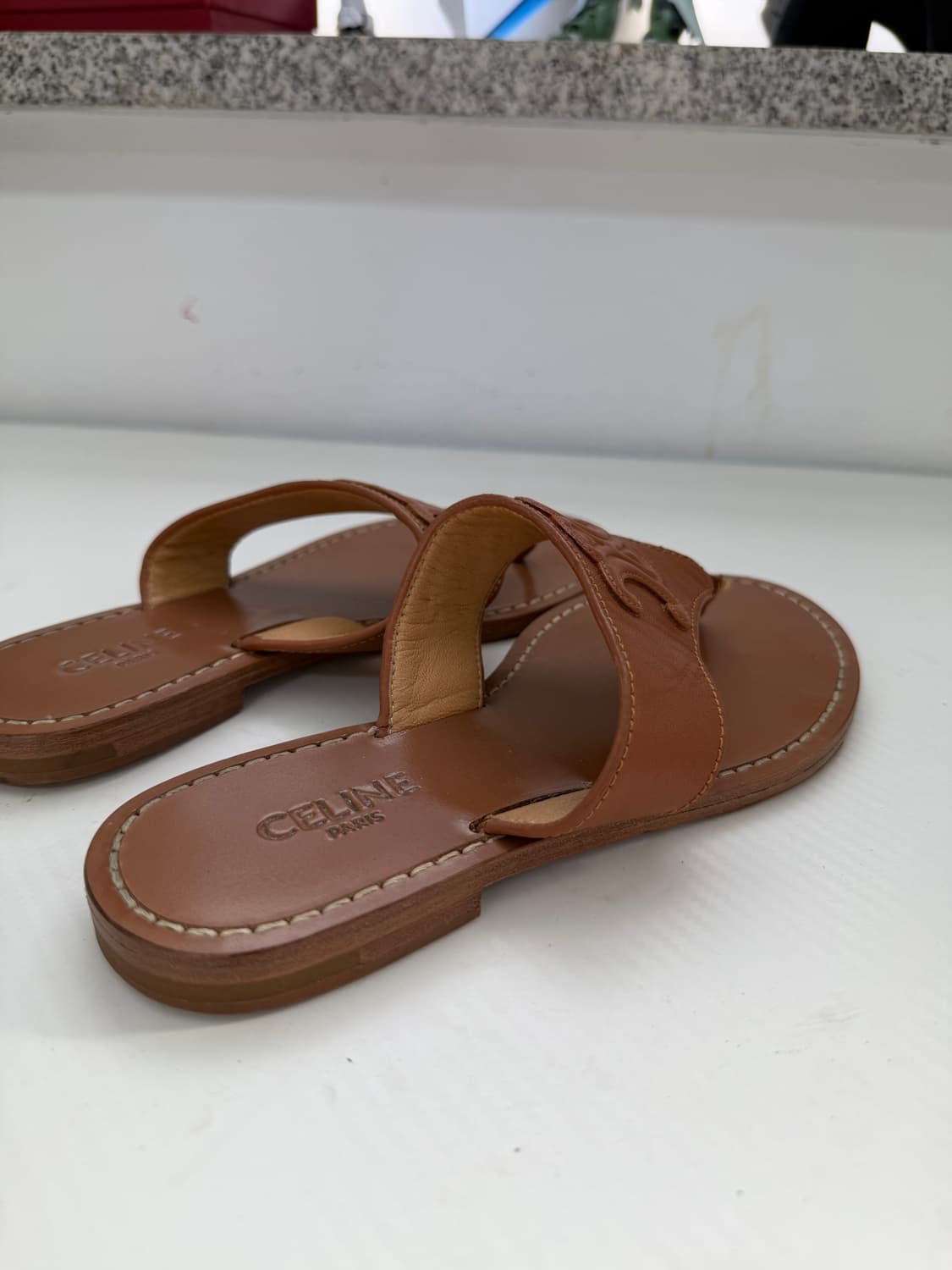 정품) 셀린느 트리오페 레더 쪼리 샌들 36 상품이미지3