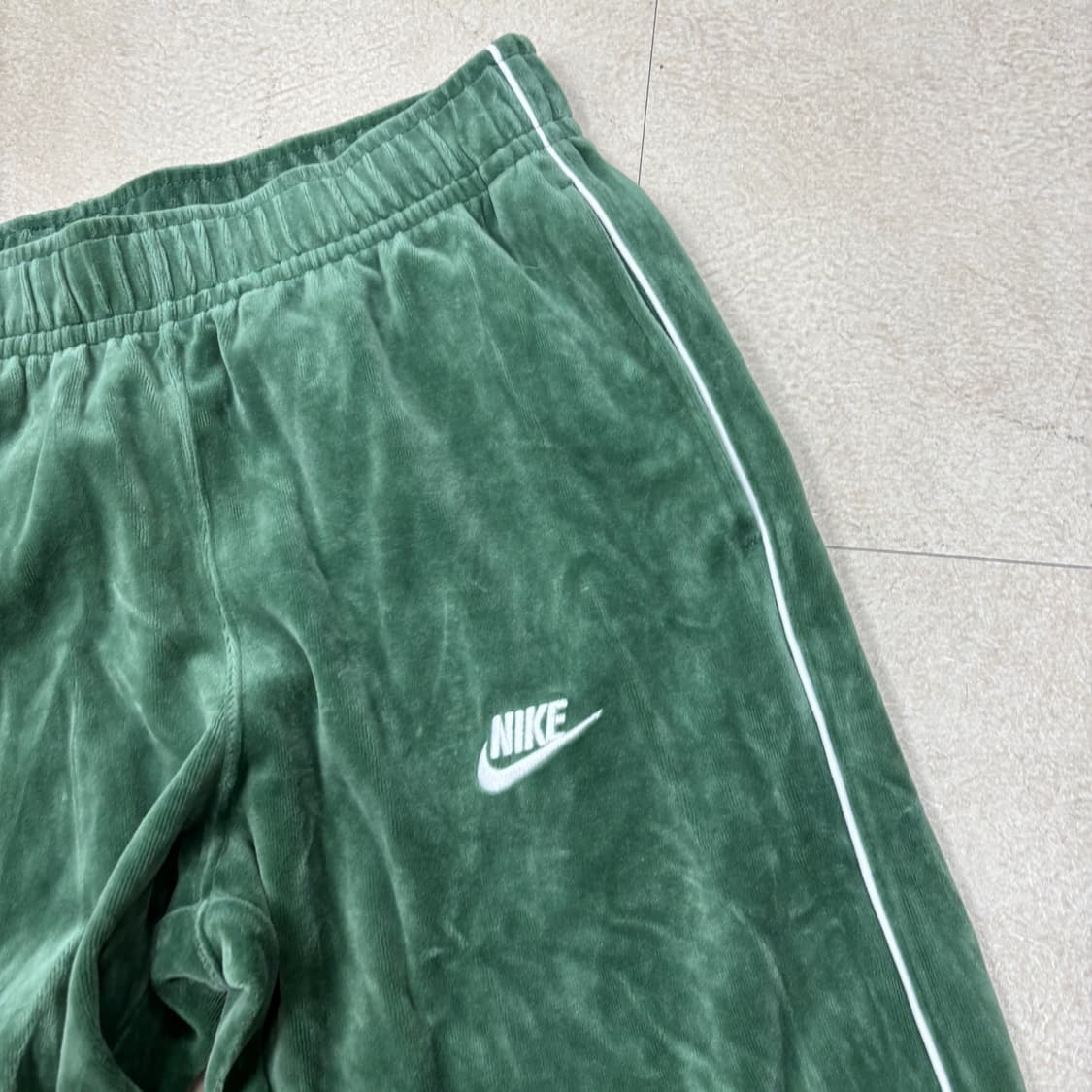 나이키 벨루어 그린 스몰로고 조거팬츠 상품이미지2