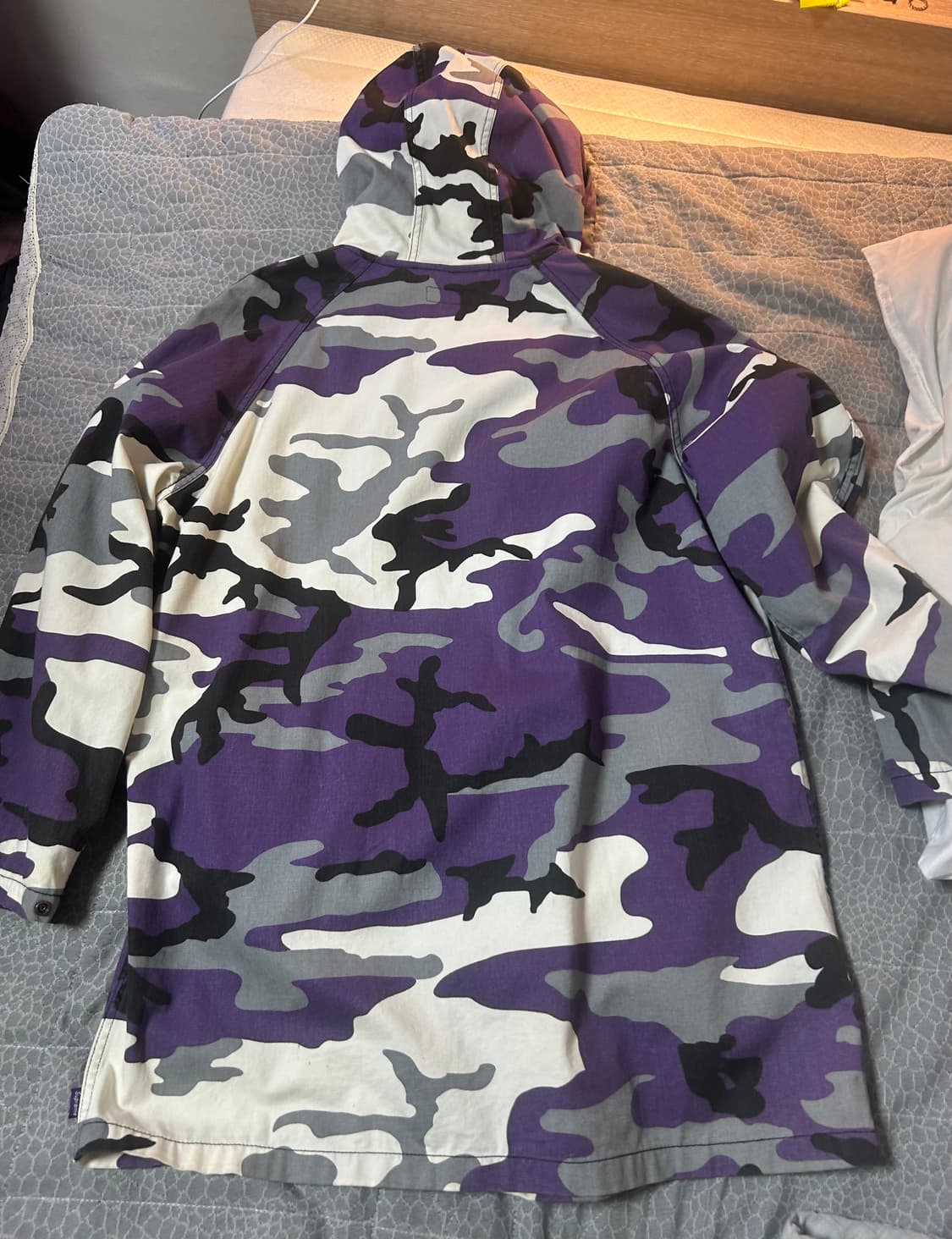 슈프림 퍼플 카모 야상 판매합니다 상품이미지2