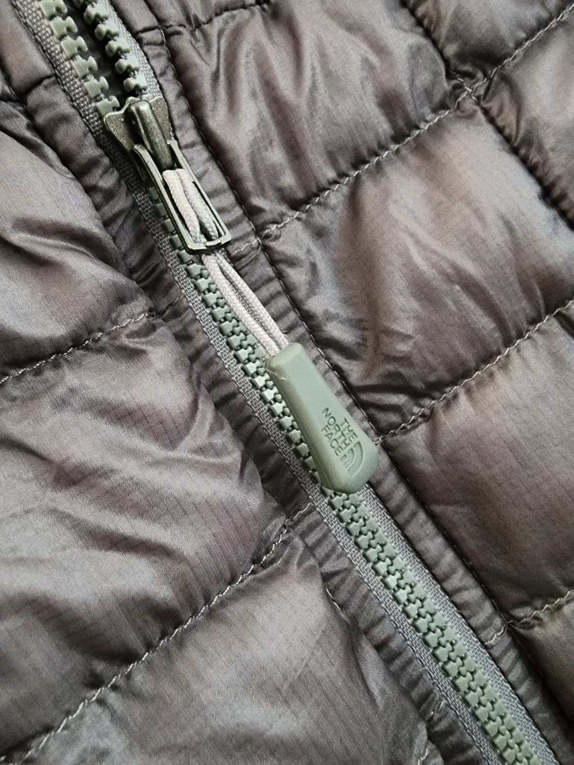 써모볼 노스페이스 남자 M 95 사이즈 경량패딩 상품이미지4