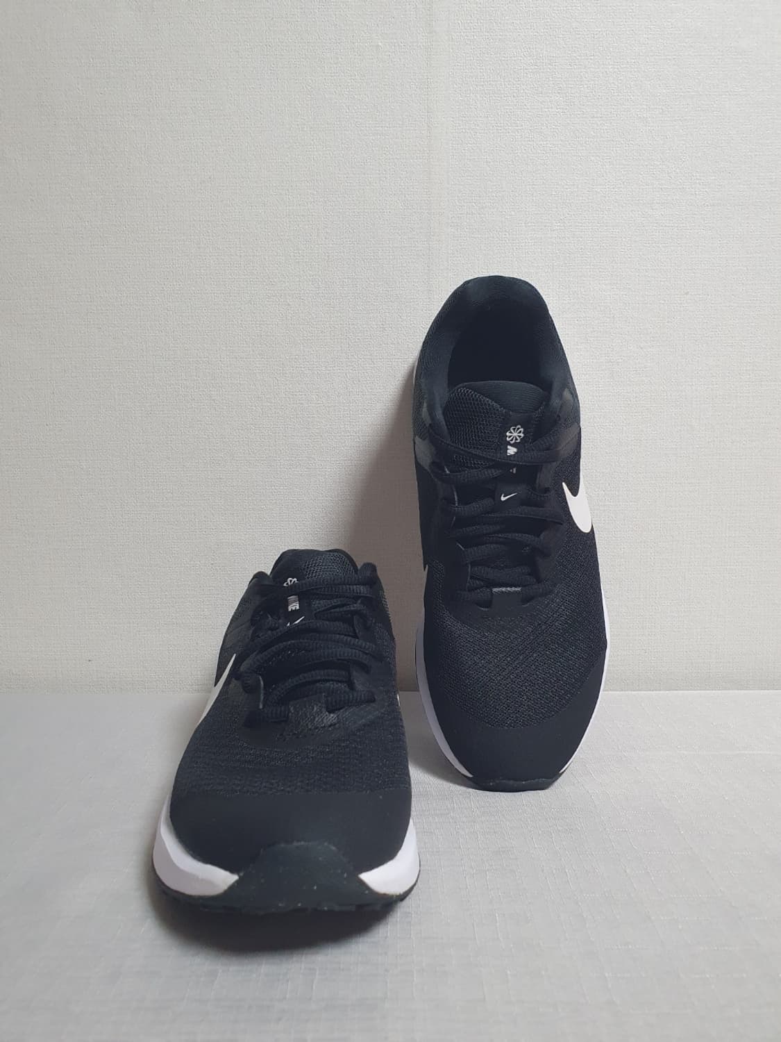 240mm 나이키 레볼루션 블랙 운동화 상품이미지2