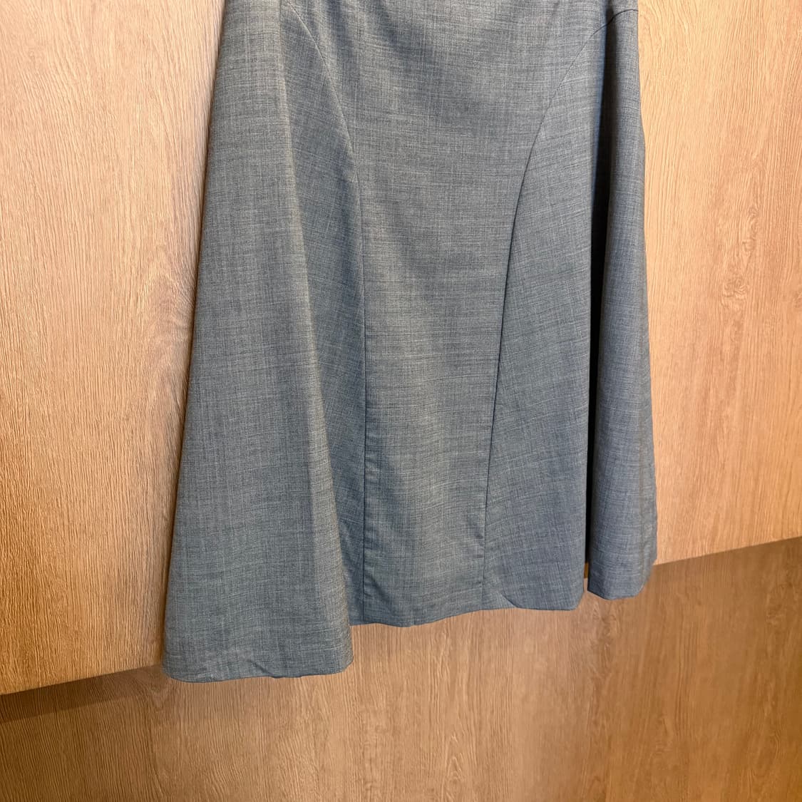 빈티지 미디 스커트 사이드 버튼 절개 디테일 플레어핏 그레이  상품이미지3