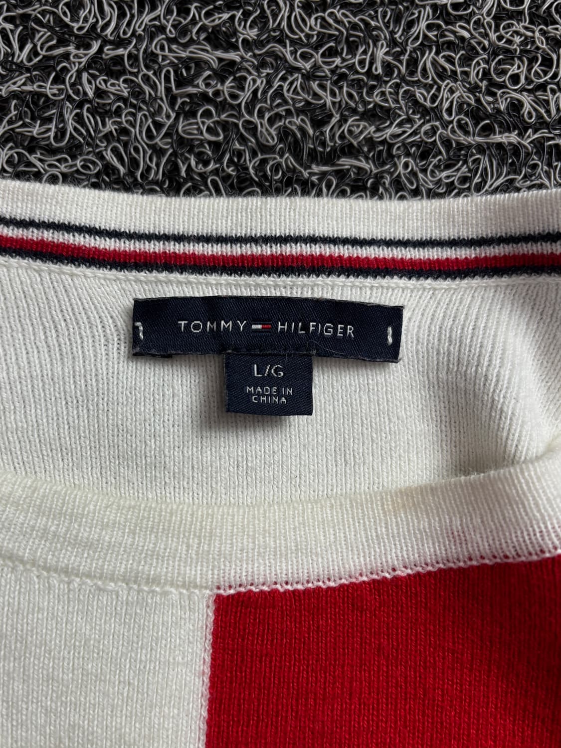 타미힐피거 아카이브 라운드넥 배색 니트 스웨터 2312 상품이미지3