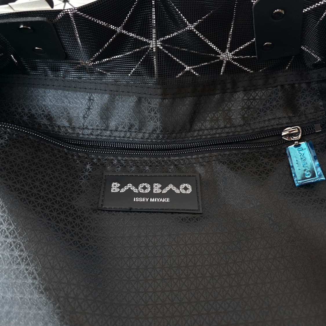 거의새거) 정품 이세이 미야케 루센트 토트백 베이지 상품이미지5
