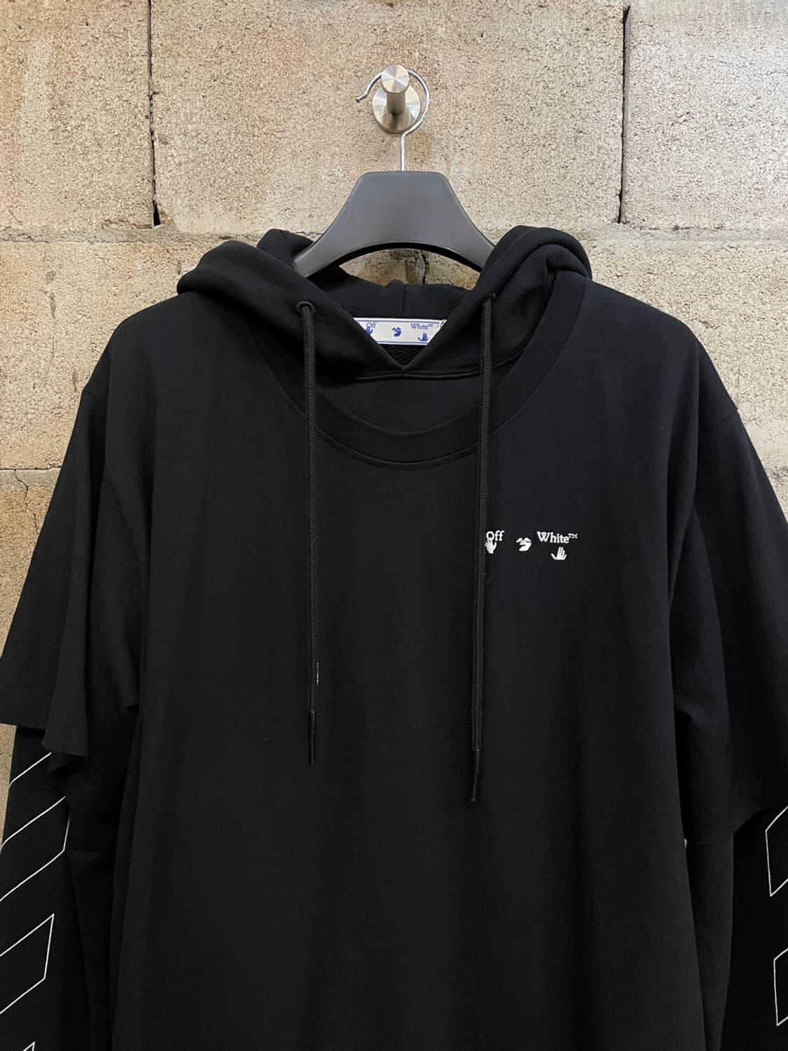 오프화이트 스트라이프 로고 레이어드 후드 티셔츠 상품이미지2