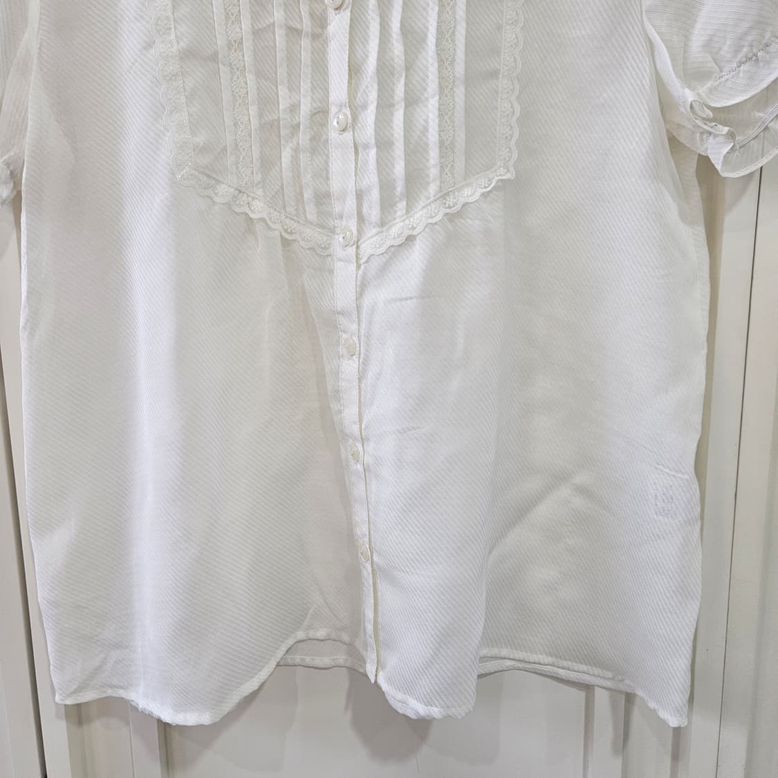 (OLIVE des OLIVE) 레이스 핀턱 퍼프 블라우스 상품이미지3