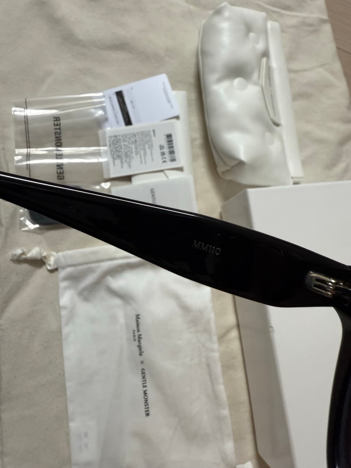 젠틀몬스터 마르지엘라 MM110 블랙 선글라스 상품이미지4