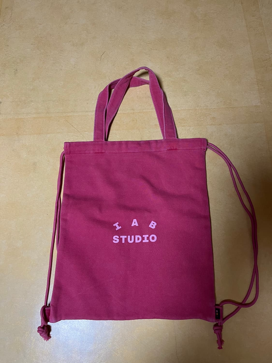 아이앱 스튜디오 피그먼트 짐색 코랄색상 새상품 판매합니다. 상품이미지1