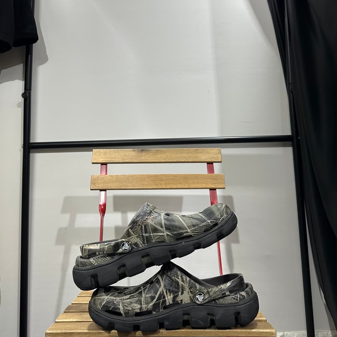 M10) 280 크록스 샌들 남성 남자 터레인 클로그 카모 리얼트리 상품이미지7