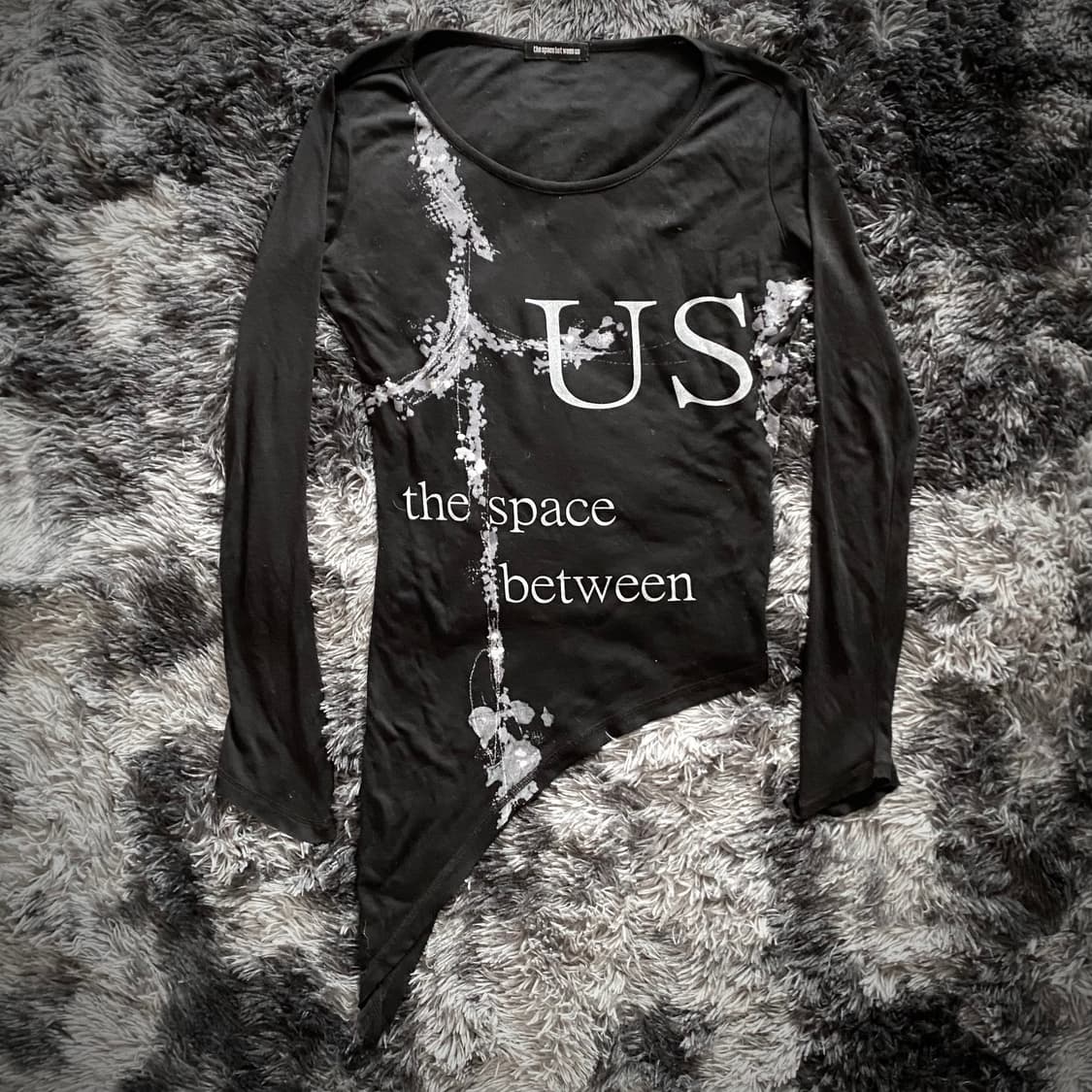 The space between us longsleeve  상품이미지1