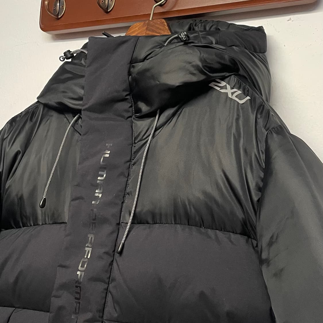 2XU 블랙 덕 다운 후드 패딩 자켓 상품이미지2